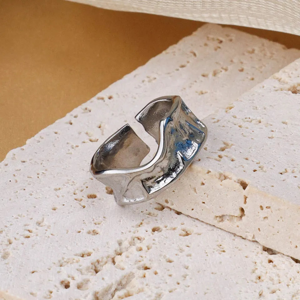 Stainless steel ring with 18k gold plating Feeling in white